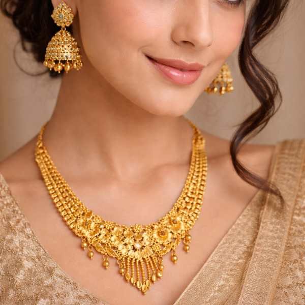 GOLD NECKLACE