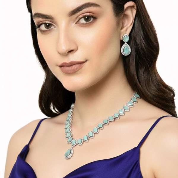 Green Teardrop Stone Necklace Set With Earrings