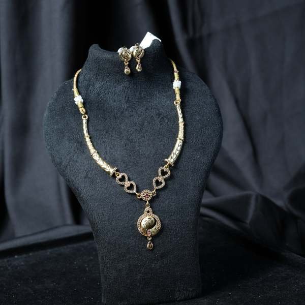 Royal Heartlink Antique Necklace Set