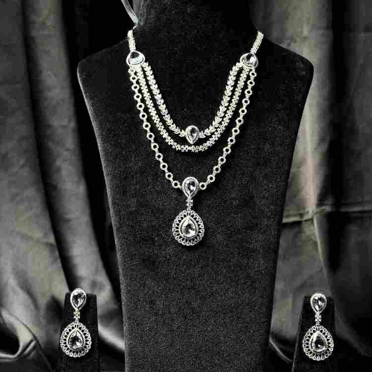 Ad Jewellery Necklace With Teardrop Pendant